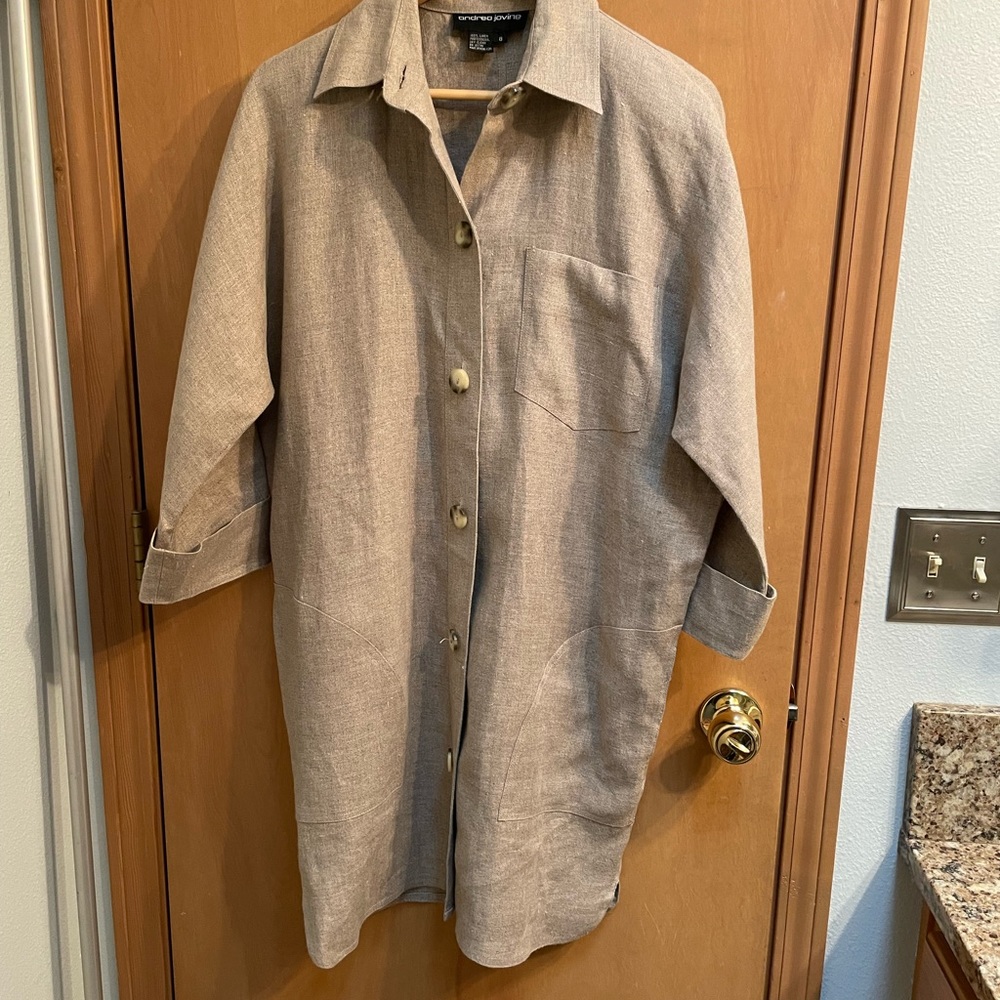 Andrea Jovine coat dress. Linen, size 8. Vintage in excellent condition.